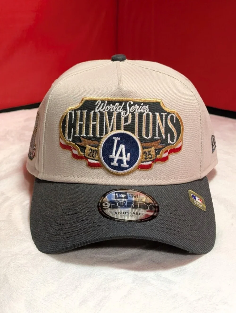 New Era 9FORTY LA Dodgers 2025 World Series Champions Adjustable Hat Beige/Black